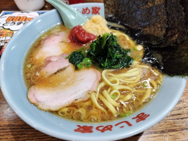 「ラーメン　並　：硬め＆薄い　＋しょうが＆豆板醤：無料　※㋗」@豚骨醤油ラーメン まじめ家の写真