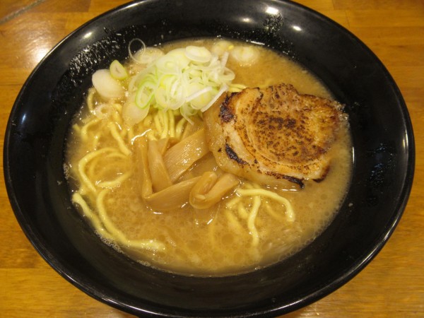 「無極ラーメン（880円）」@ラーメン無極 池袋店の写真