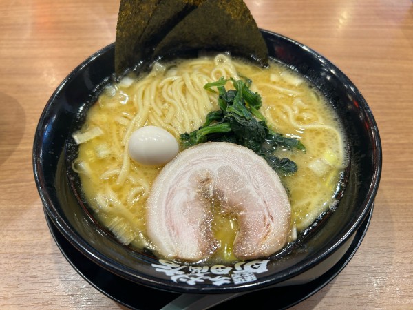 「ラーメン」@町田商店 川崎駅西口店の写真