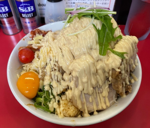 「冷やしまぜそば  豚追加2枚  ダブルチーズ」@用心棒 本号の写真