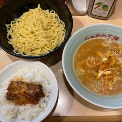 牛骨つけ麺