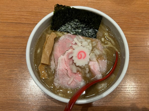 「煮干中華そば　900円」@煮干中華そば 鈴蘭 新宿店の写真