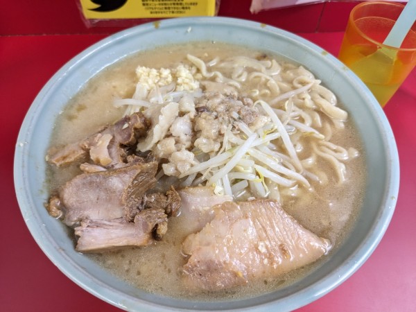 「ラーメン大豚入り」@ラーメン二郎 新宿歌舞伎町店の写真
