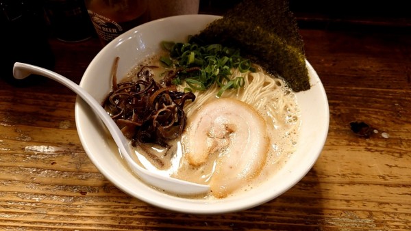 「塩」@豚骨屋 すぎ多 藤枝駅前店の写真