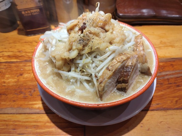 「ラーメン　野菜　アブラ」@らーめん バリ男 新橋本店の写真