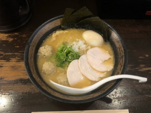 「特製濃厚鶏骨醤油そば」@濃厚鶏そば 麺屋武一 秋葉原店の写真