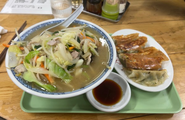 「タンメン(塩) 餃子」@大来食堂の写真