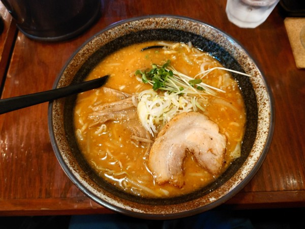「味噌ラーメン¥900+ライス¥100」@北海道らーめん 麺屋とみ吉の写真
