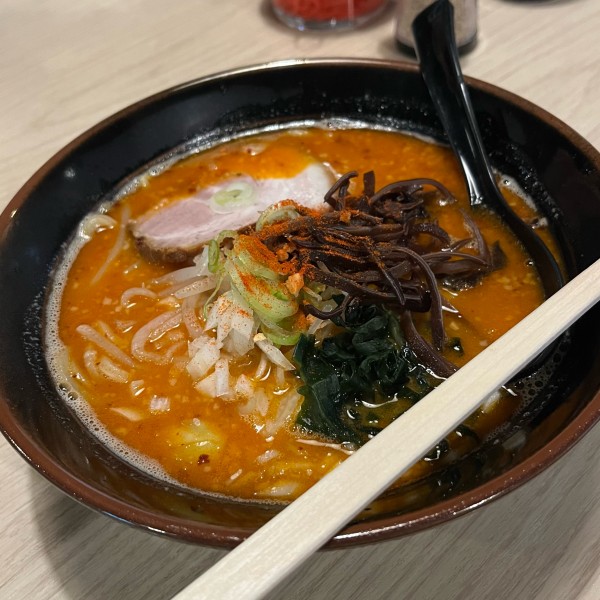 「クリア豚骨 辛味噌らーめん」@麺屋 はちまるの写真