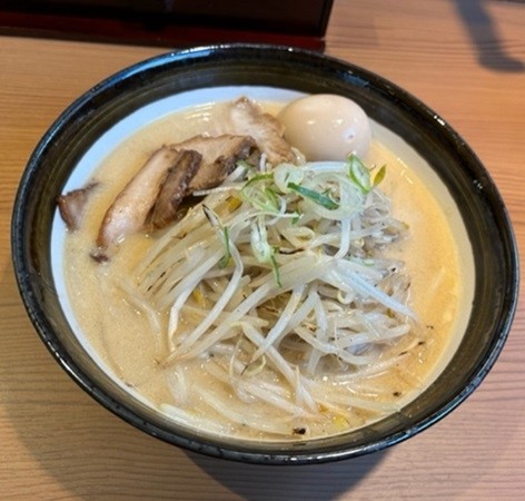 「特製味噌ラーメン 1,130円。モヤシ大盛無料」@味噌らーめん いと井 横浜西口店の写真