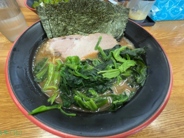 「のり・ほうれん草ラーメン(950円)」@麺家 紫極の写真