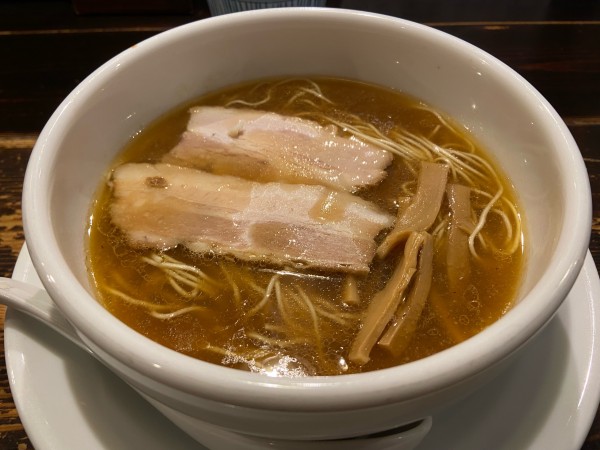 「醤油ラーメン 880円 替え玉110円✖️2回」@徳川町 如水 本店の写真