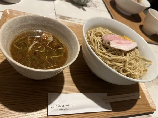 「旨味醤油つけ麺ゆず風味」@Life is beautiful らぁ麺 & Cafe'barの写真