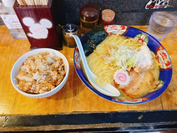 「阿波尾鶏の鶏白湯塩そば＋塩豚めし」@塩そば 桑ばらの写真