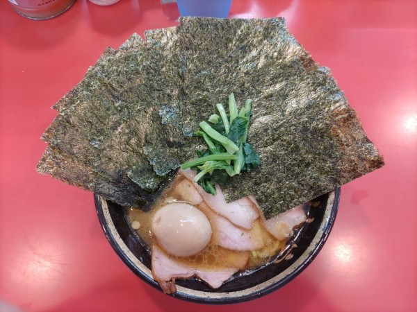 「チャーシューメン+味玉+のり」@家系総本山 ラーメン吉村家の写真