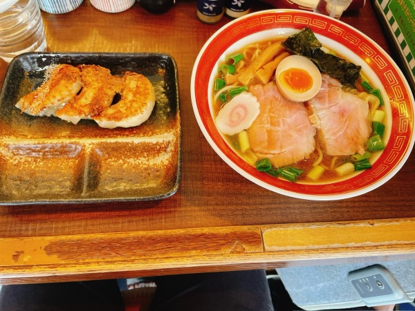 「ネオ中華そば＋餃子」@いさりびの写真