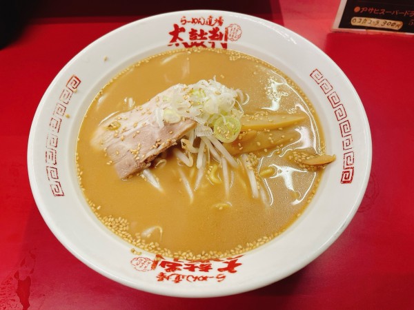 「牛骨醤油らーめん」@らーめん道場 太鼓判 鳥取駅前サンロード店の写真