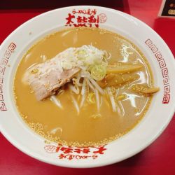 牛骨醤油らーめん