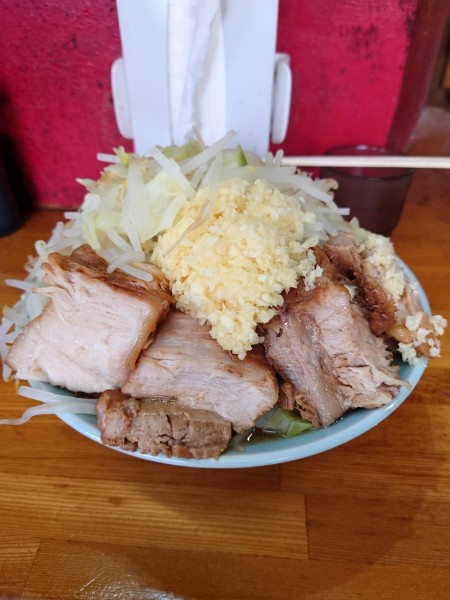 「チャーシュー麺  野菜マシ  ニンニク」@ラーメン髭の写真