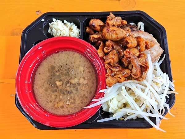 「【俺の生きる道W】つけ麺、特製テキサスホルモン」@大つけ麺博 Presents 日本ラーメン大百科の写真