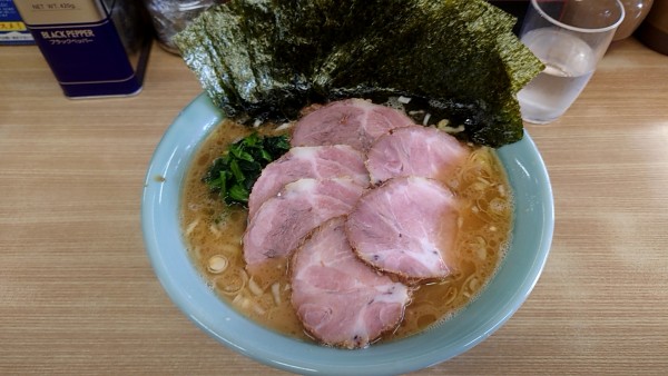 「中チャーシュー＋のりたまご」@奥津家の写真