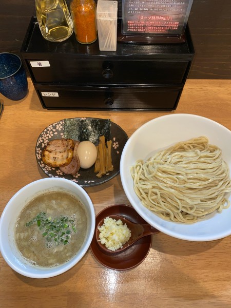 「煮干つけ麺大盛煮玉子刻みニンニク¥1,220円(限定)」@麺処 湯咲の写真
