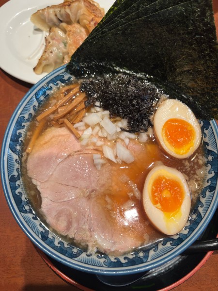 「中華そば 味玉トッピング」@節系とんこつらぁ麺 おもとの写真