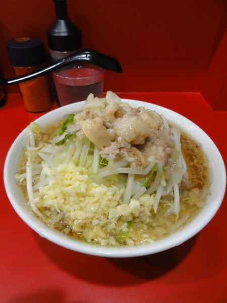 「小800円ニンニクアブラ」@ラーメン二郎 生田駅前店の写真