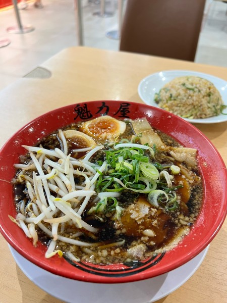 「京都漆黒醤油味玉ラーメン」@ラーメン魁力屋 イオンモール各務原店の写真