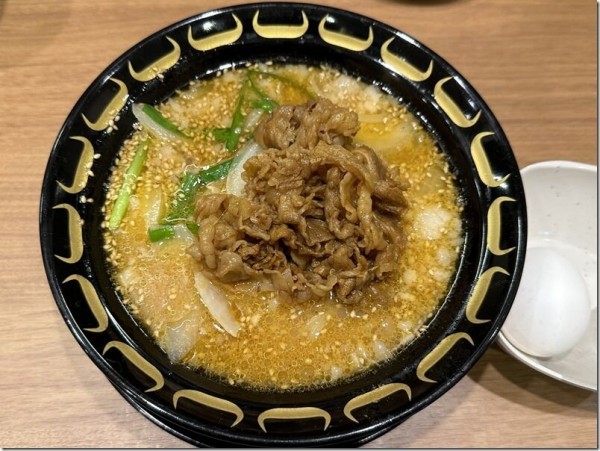 スタ味噌肉盛りラーメン（温玉・小ライス無：850円）