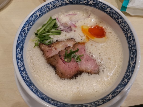 「泡鶏白湯」@鶏白湯そば 界の写真