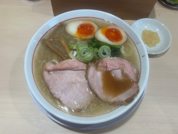 「味玉背脂中華＋おろしニンニク」@ラーメン みなみの写真