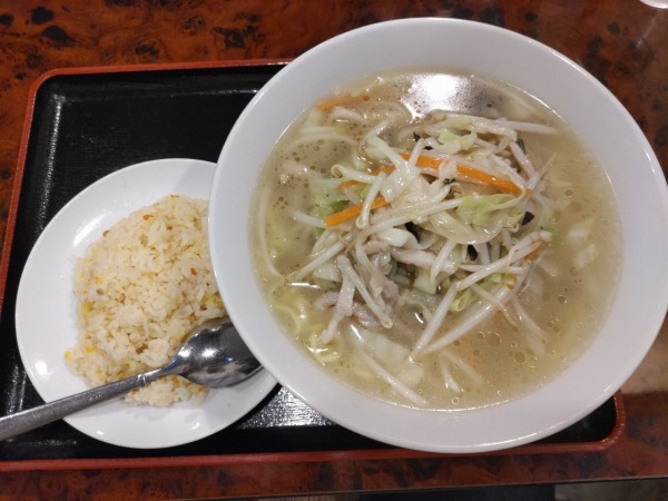 「日替り定食（野菜湯麺+小チャーハン）」@春夏冬の写真