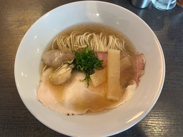 「牡蠣しじみらーめん」@自家製麺 牡蠣工房 Uguisuの写真