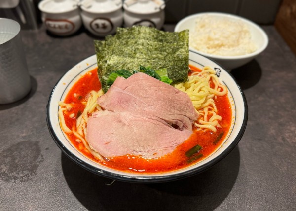 「らーめん、中盛り、からし変更、ライス」@らーめん飛粋の写真