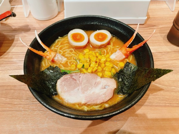 「カニだし味噌ラーメン」@麺屋 開高 新千歳空港店の写真