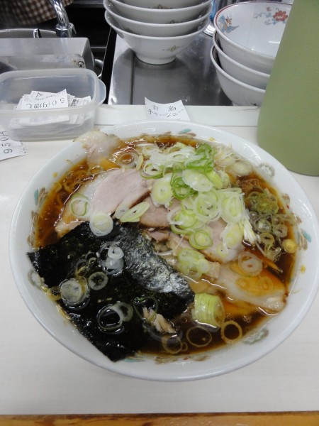 「チャーシュー大盛950円 チャーシュー100円 ネギ50円」@青島食堂 秋葉原店の写真