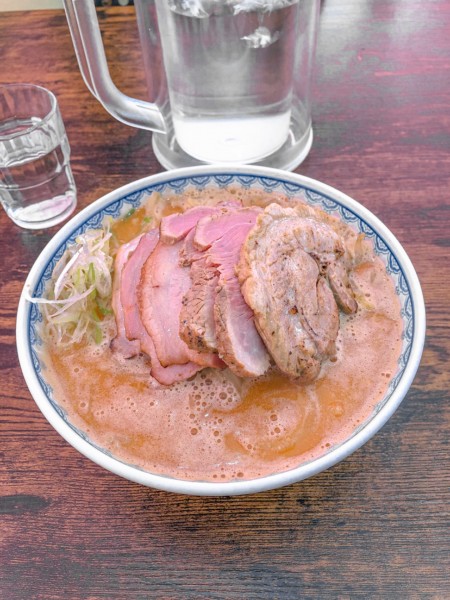 「甘エビ味噌ラーメン+全チャーシュー」@味噌ラーメン 雪ぐにの写真