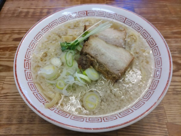 「背脂しおラーメン・平打ち太麺」@喜多方食堂 浅草本店の写真
