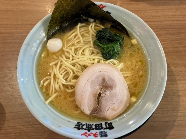 「ラーメン　麺増し(半玉)　900円」@町田商店 練馬土支田店の写真
