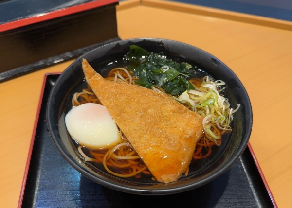 「朝そば(温玉きつね/420円)」@名代 富士そば お茶の水店の写真