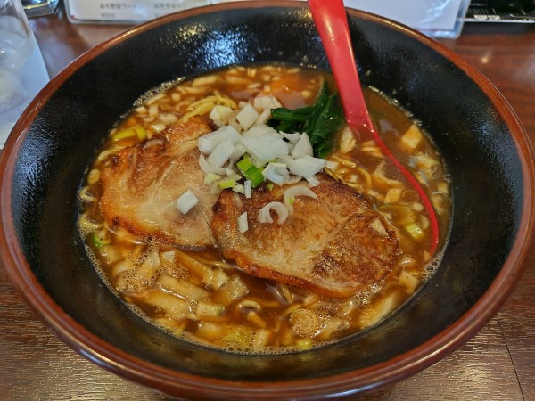 「魚介粉入りラーメン（醤油）」@華陽麺坊の写真