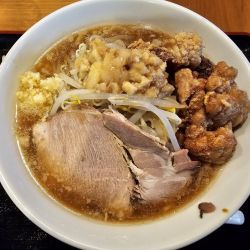 なひゃんずラーメン　880円