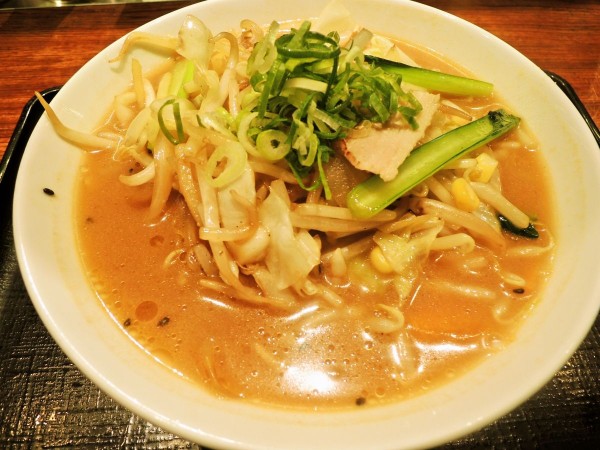 贅沢野菜の味噌タンメン（麺半分）（800円）