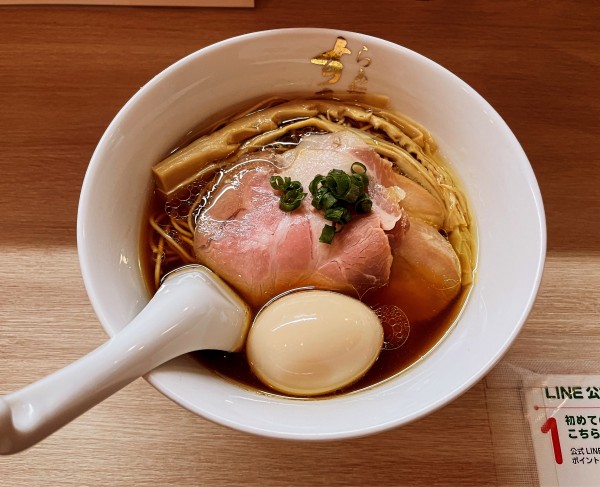 「味玉醤油らぁ麺」@らぁ麺 すみ田 仙台東口店の写真