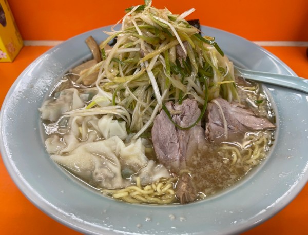 「ネギラーメン 大盛   TPネギダブル  ＋ワンタン」@ラーメンショップ 三芳町店の写真