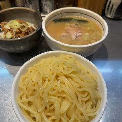 チャーシューつけ麺並（1020円）