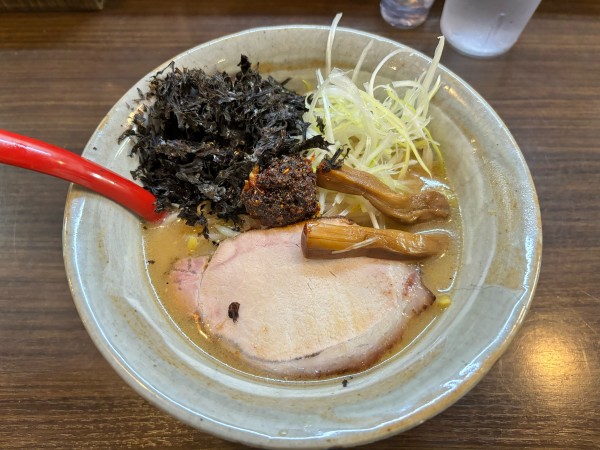 「赤味噌らーめん＋黒バラ海苔」@味噌専門 麺屋大河の写真