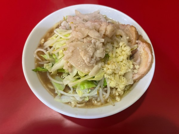 「ラーメン麺、半分かため、あぶら900円」@ラーメン二郎 札幌店の写真