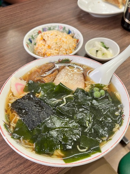 「半チャンラーメン＋わかめ」@多万里食堂の写真